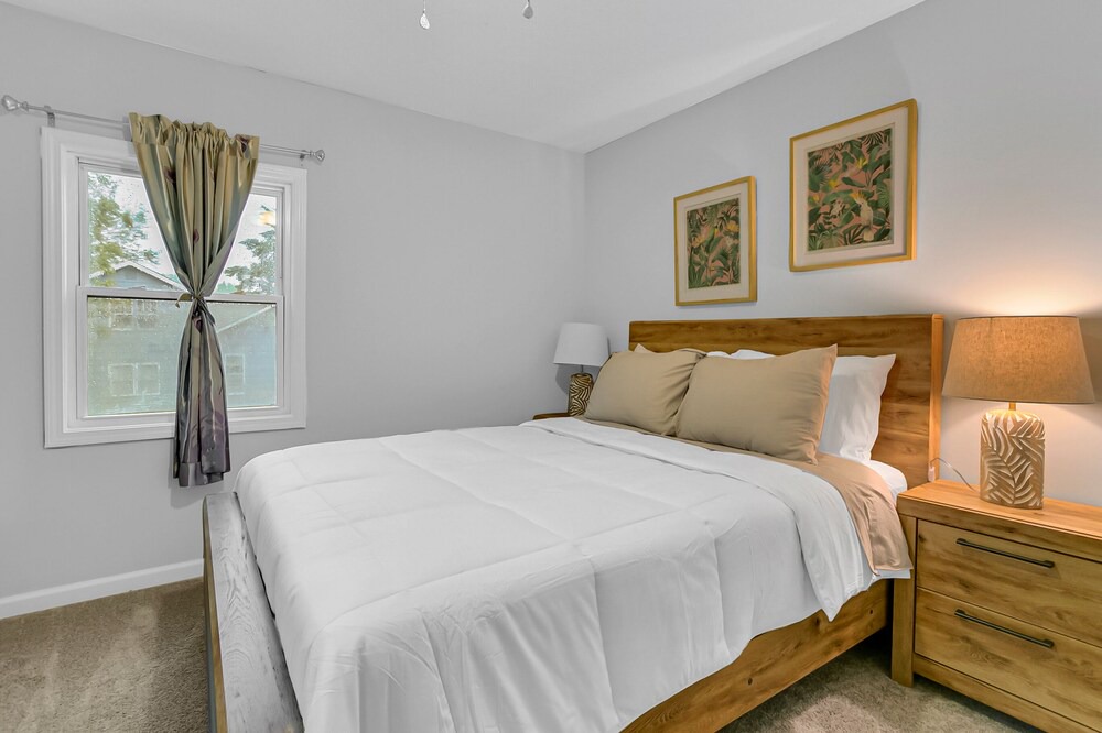 Photo of Bedroom in Rosedale