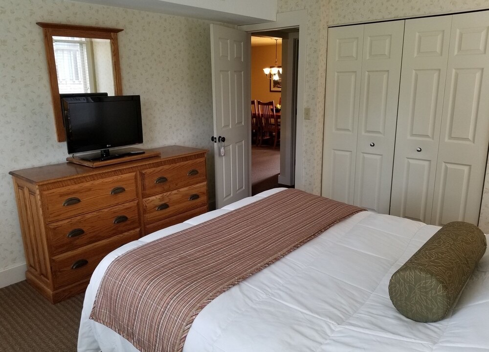 Photo of Bedroom in Acme
