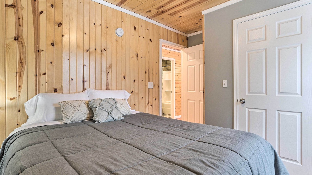 Photo of Bedroom in Mancelona