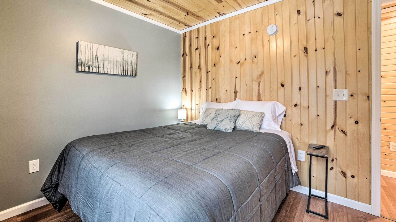 Photo of Bedroom in Mancelona