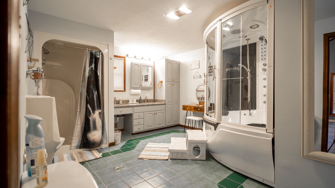 Photo of Bathroom in Jones