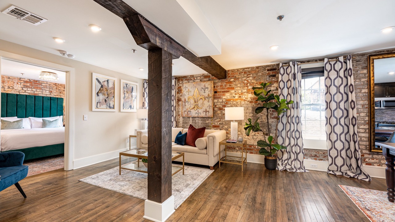 Photo of Livingroom in French Quarter