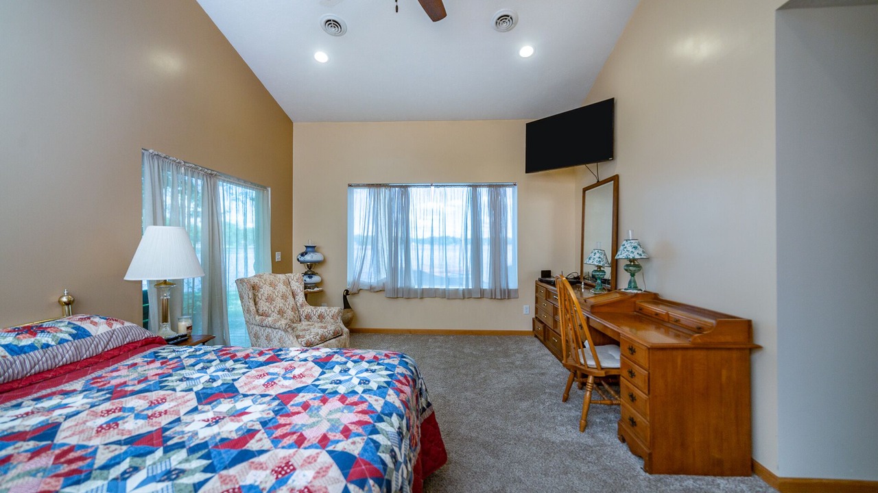 Photo of Bedroom in Cloverdale