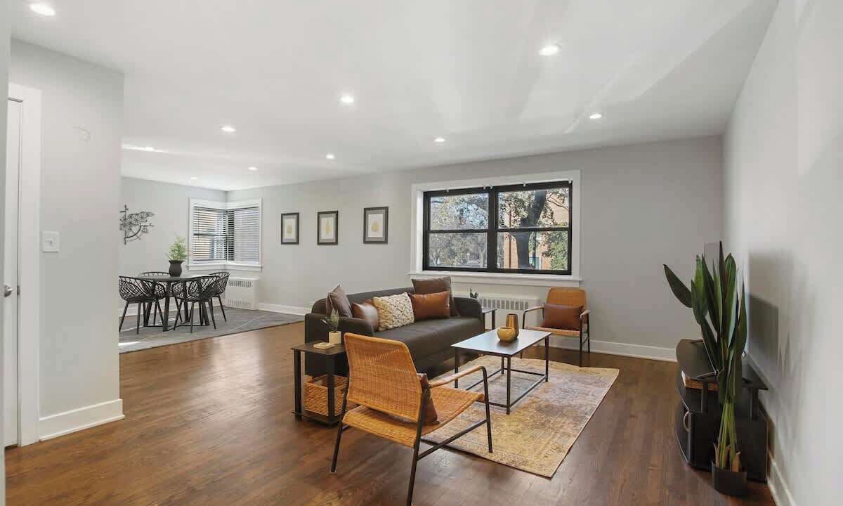 Photo of Livingroom in Rogers Park
