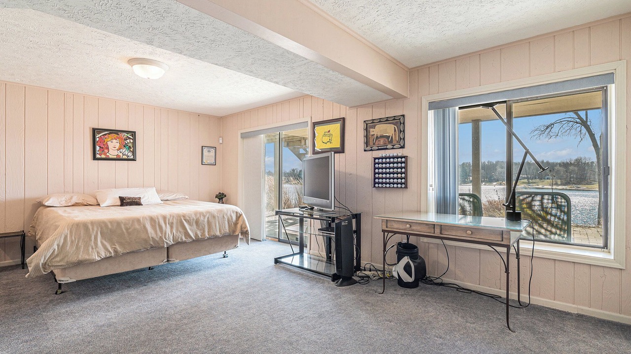 Photo of Bedroom in Canadian Lakes