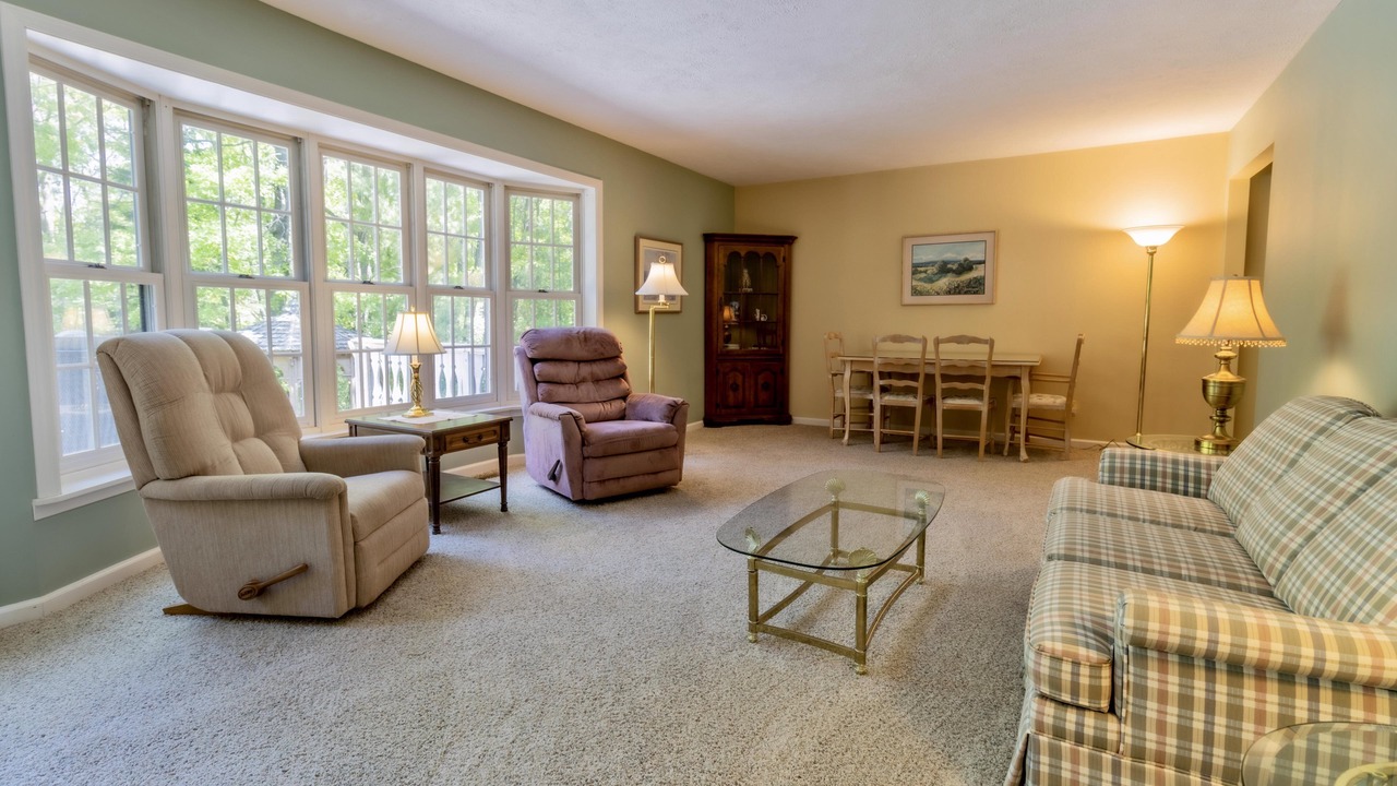 Photo of Livingroom in Northport