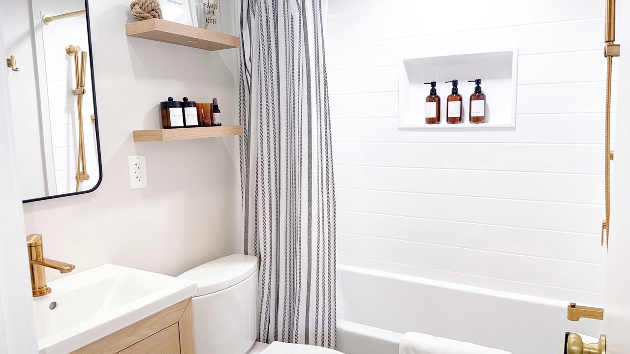 Photo of Bathroom in Menominee