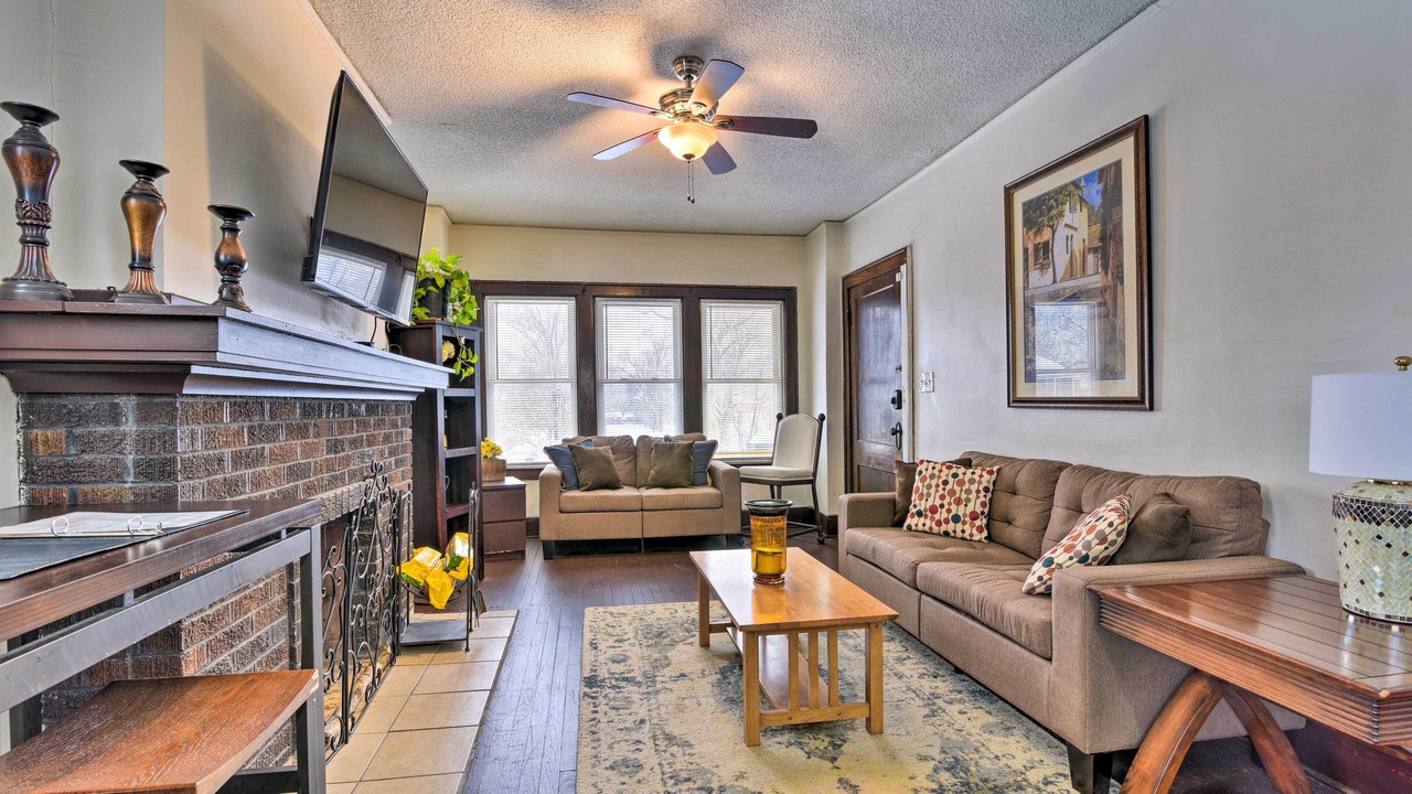 Photo of Livingroom in New Center Detroit