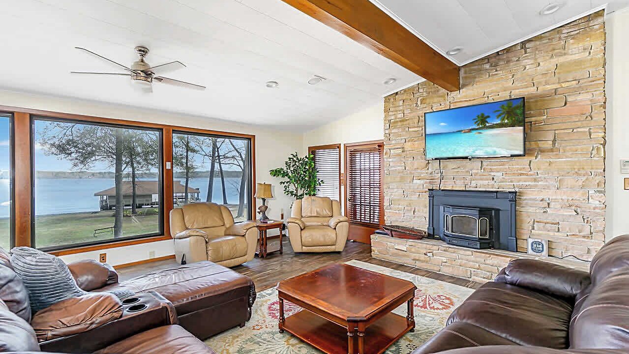 Photo of Livingroom in Farmerville