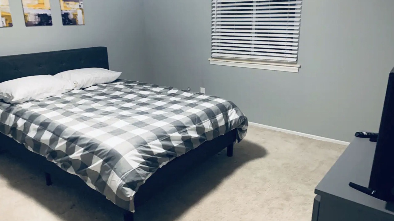Photo of Bedroom in Southfield