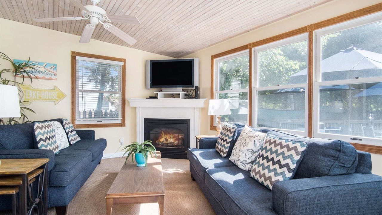 Photo of Livingroom in Saugatuck