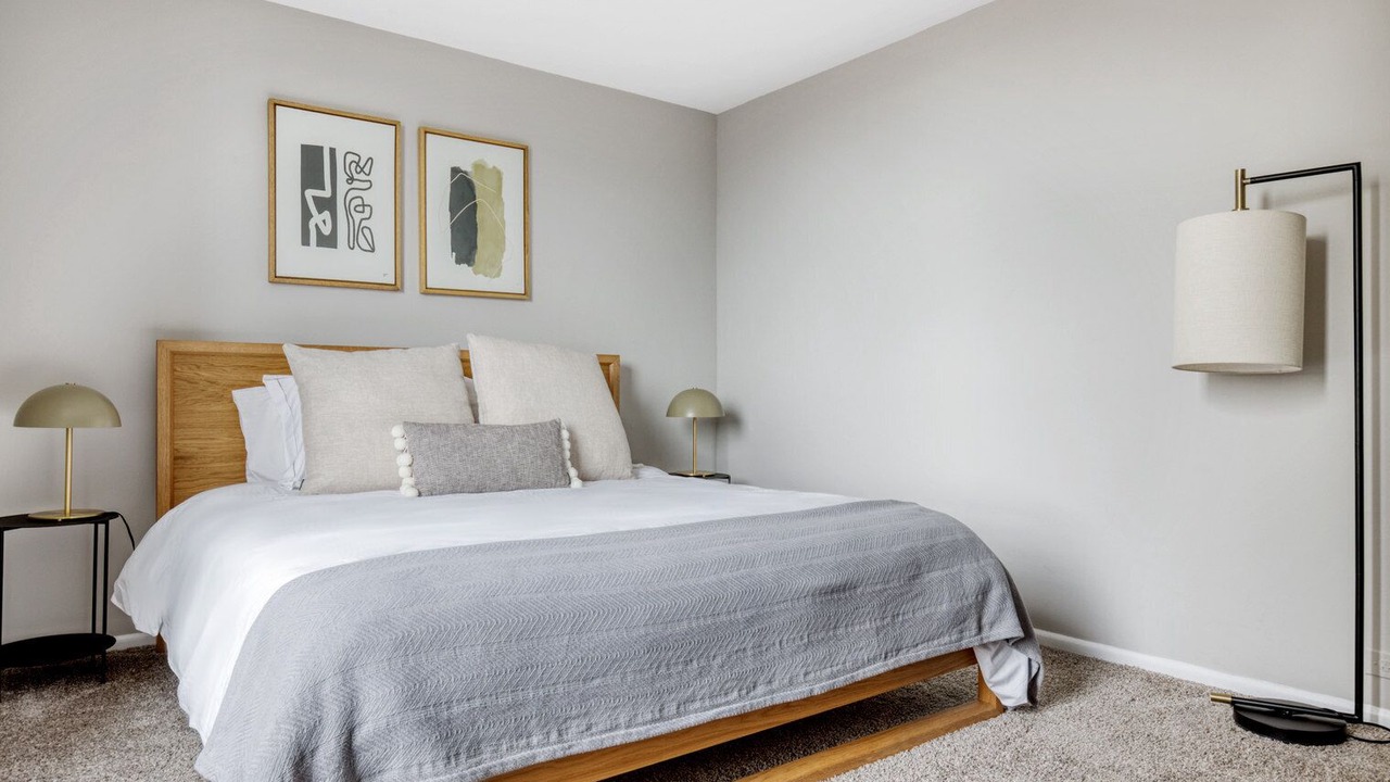 Photo of Bedroom in Lake View East