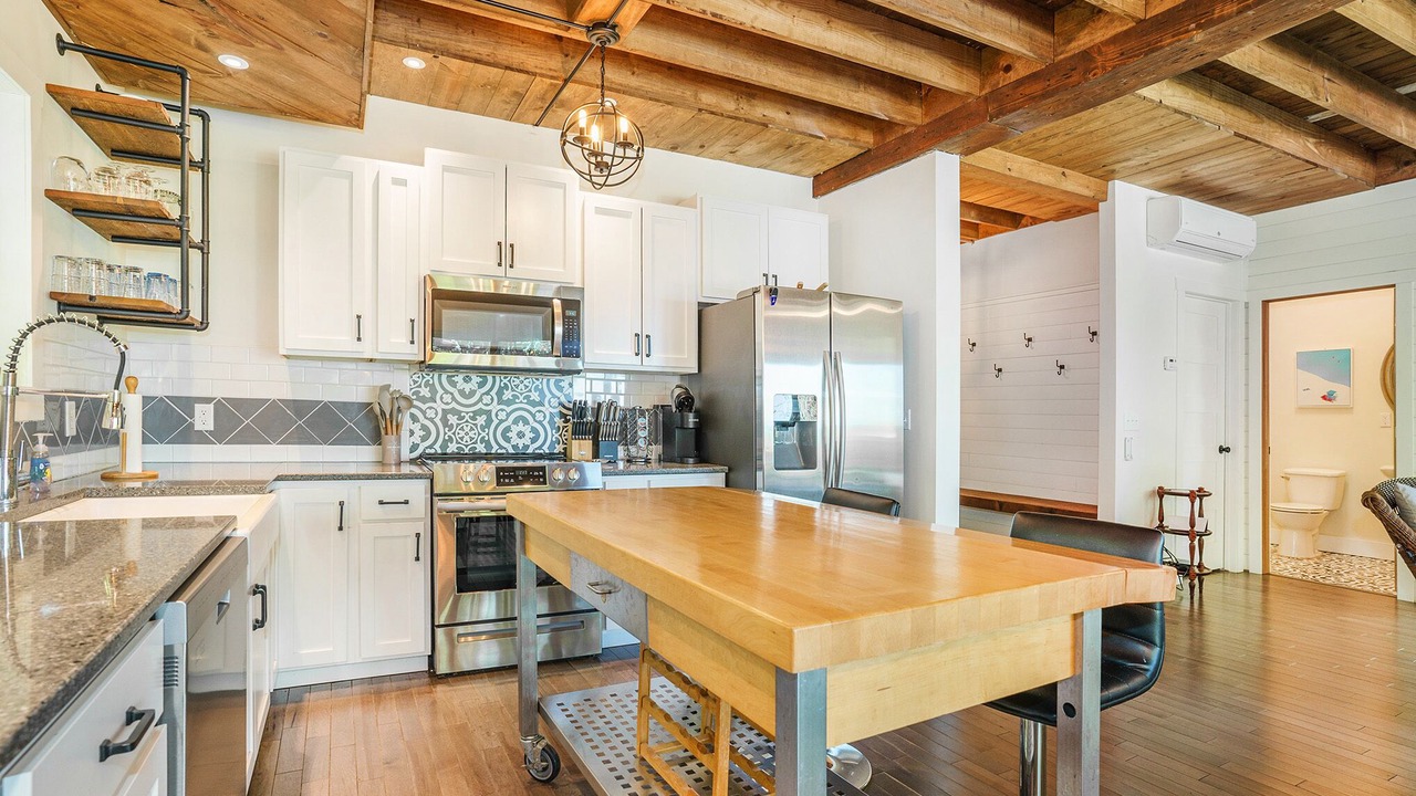 Photo of Kitchen in Glenn Haven Shores