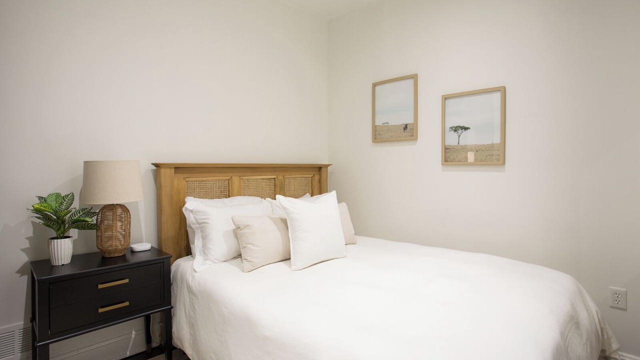 Photo of Bedroom in West Plaza