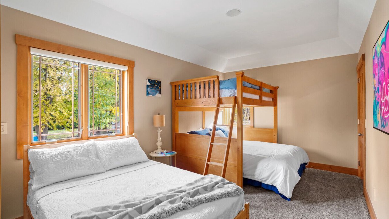 Photo of Bedroom in Okauchee