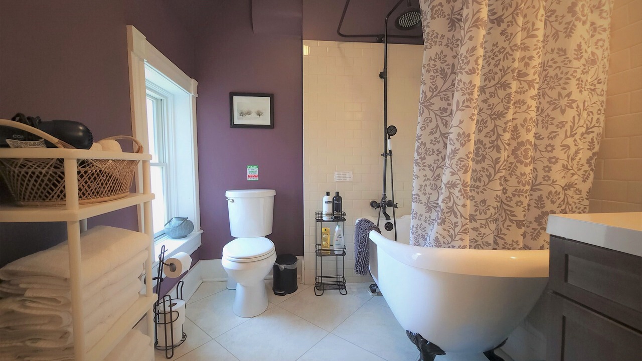 Photo of Bathroom in Shaw