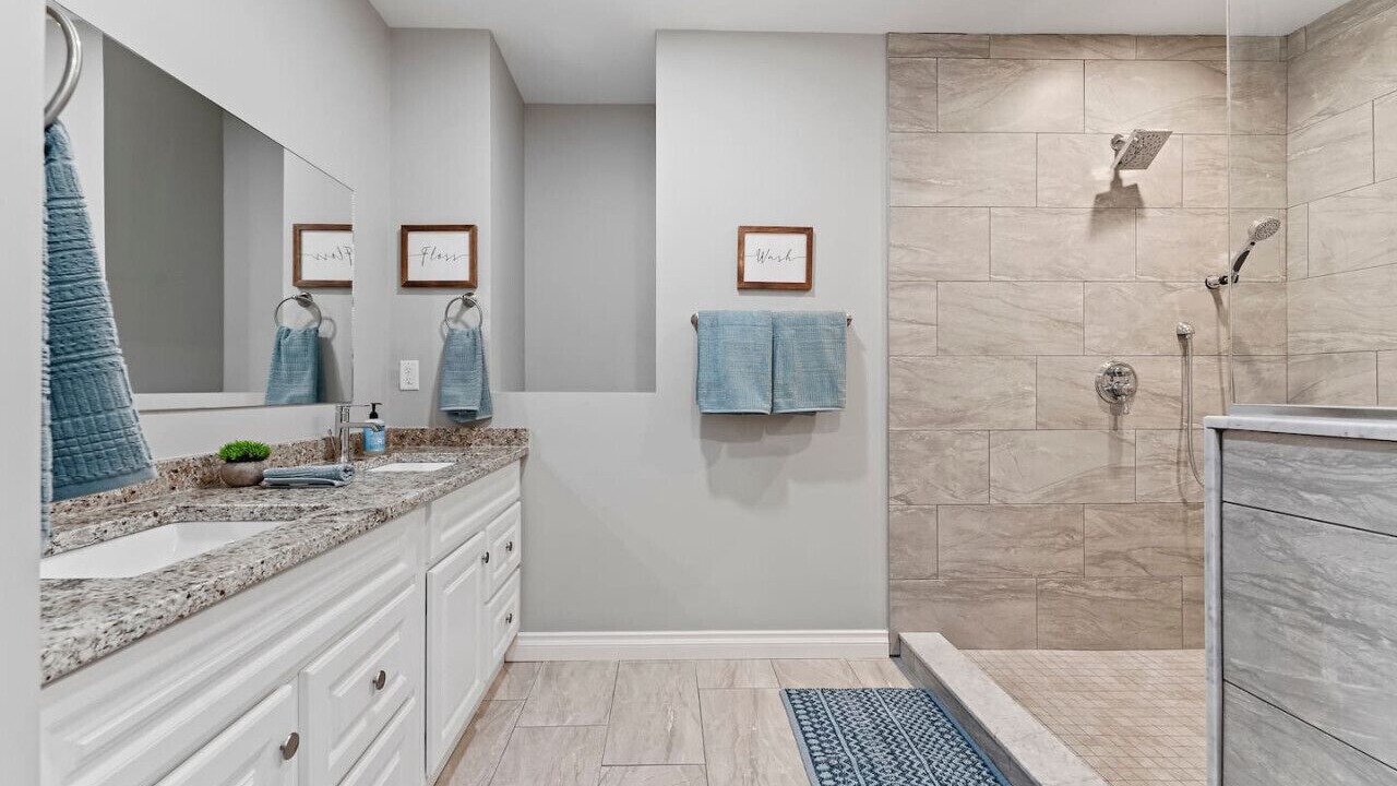 Photo of Bathroom in Wyandotte