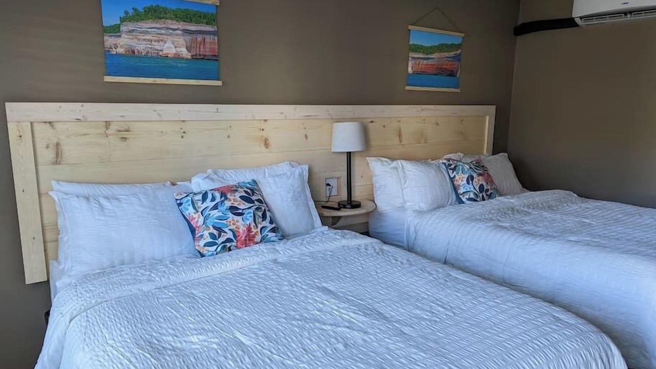 Photo of Bedroom in Munising