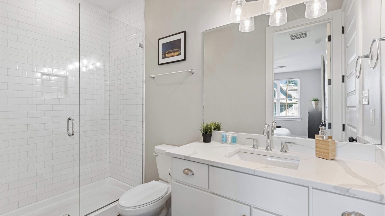 Photo of Bathroom in Cooper-Young Historic District