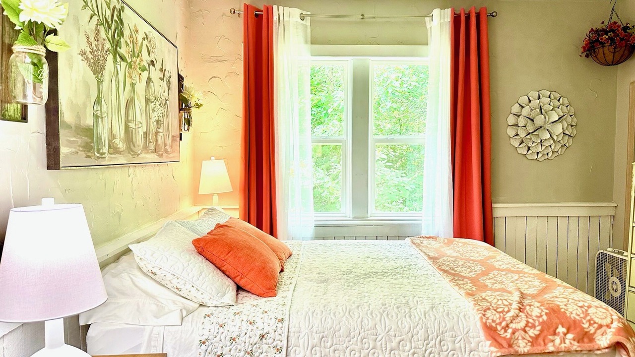 Photo of Bedroom in Steelville