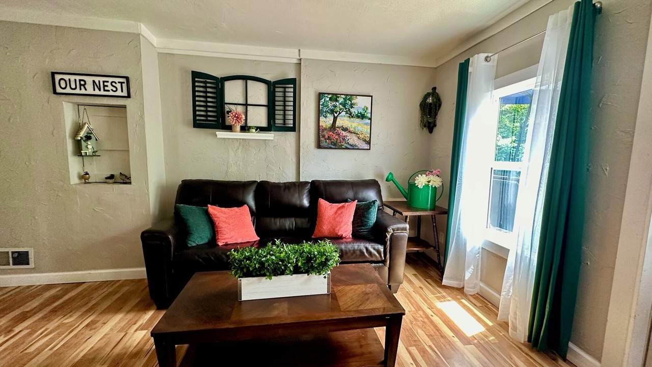 Photo of Livingroom in Steelville