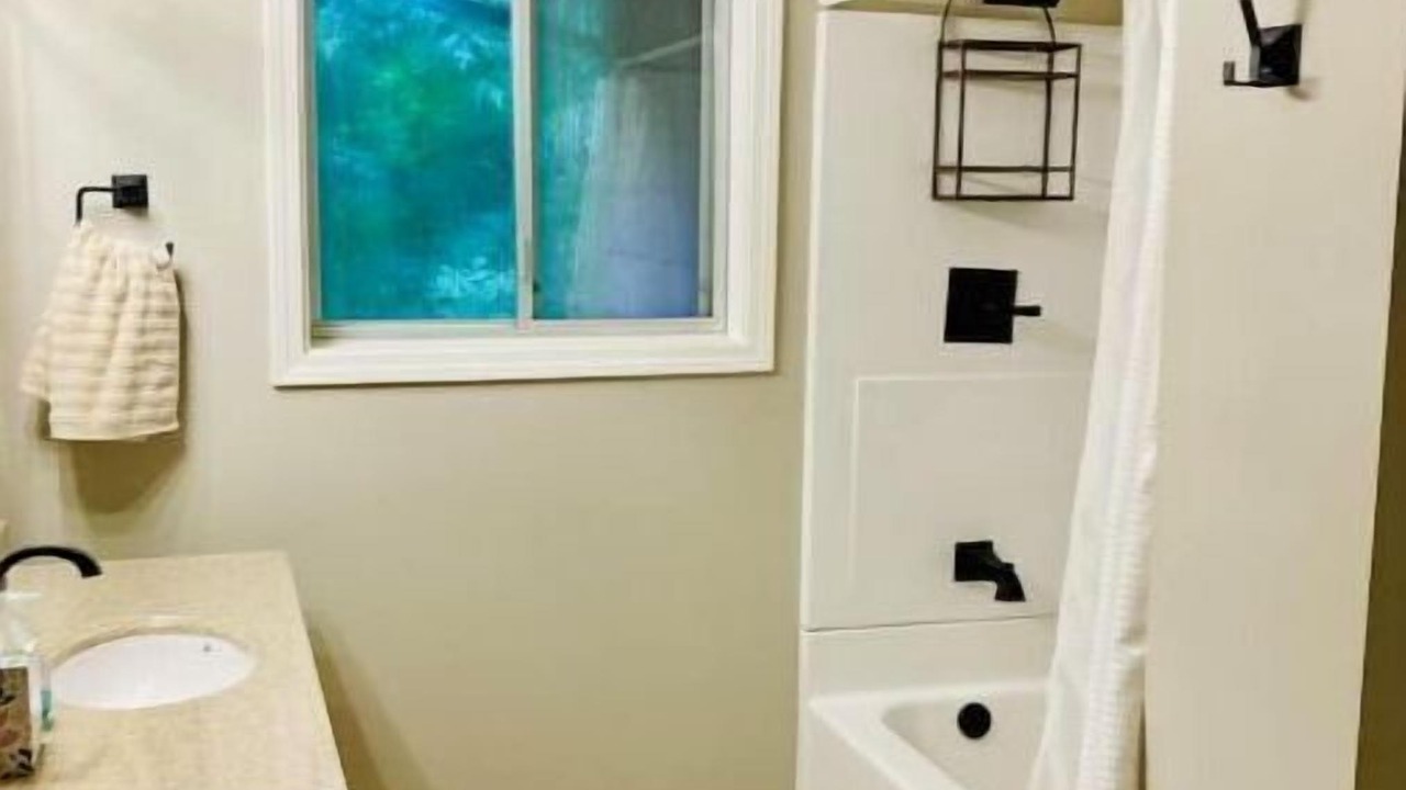 Photo of Bathroom in Kuttawa