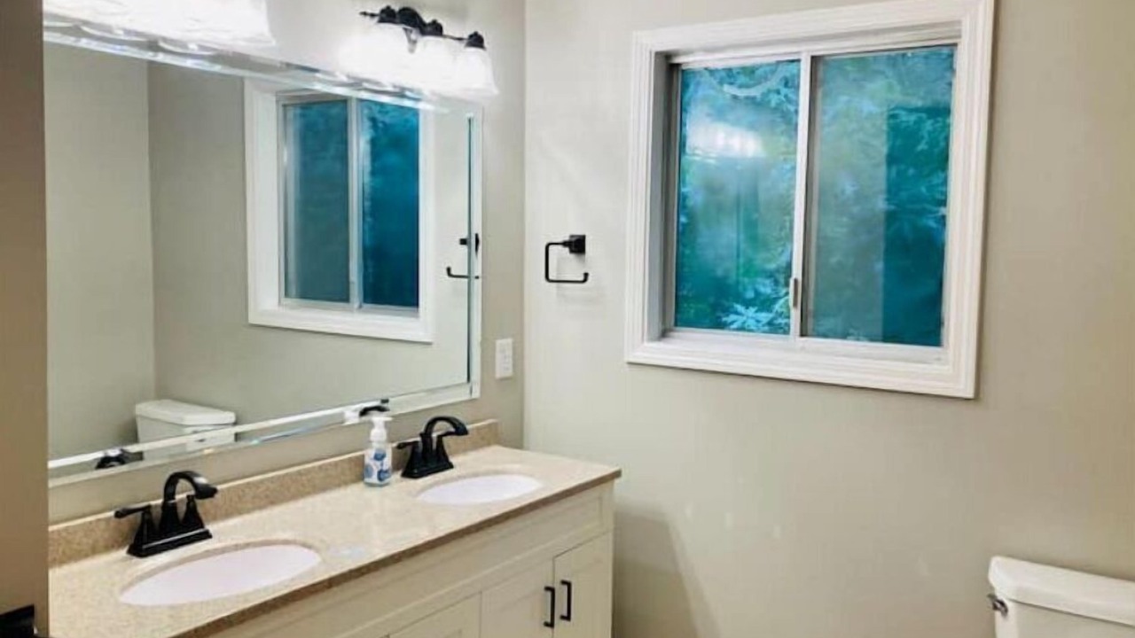 Photo of Bathroom in Kuttawa