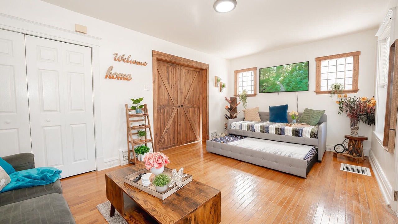 Photo of Livingroom in St. Louis