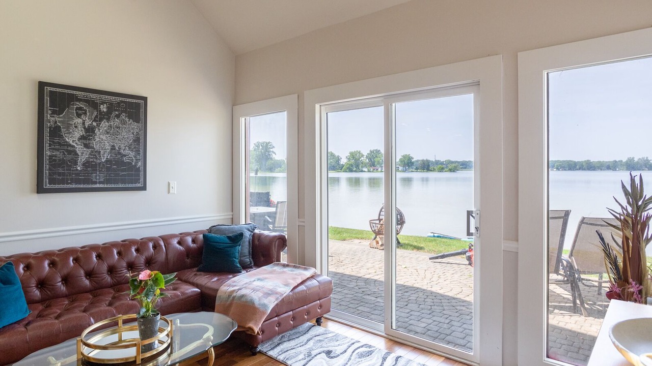 Photo of Livingroom in Hamburg Township
