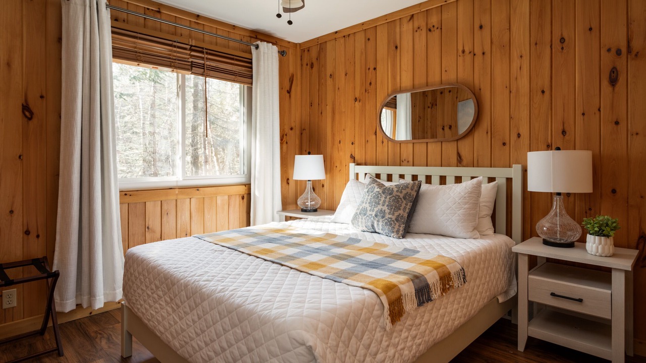 Photo of Bedroom in Kewadin