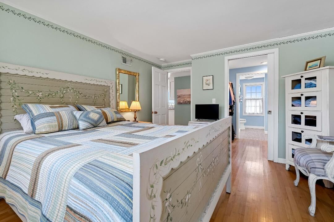 Photo of Bedroom in Allouez