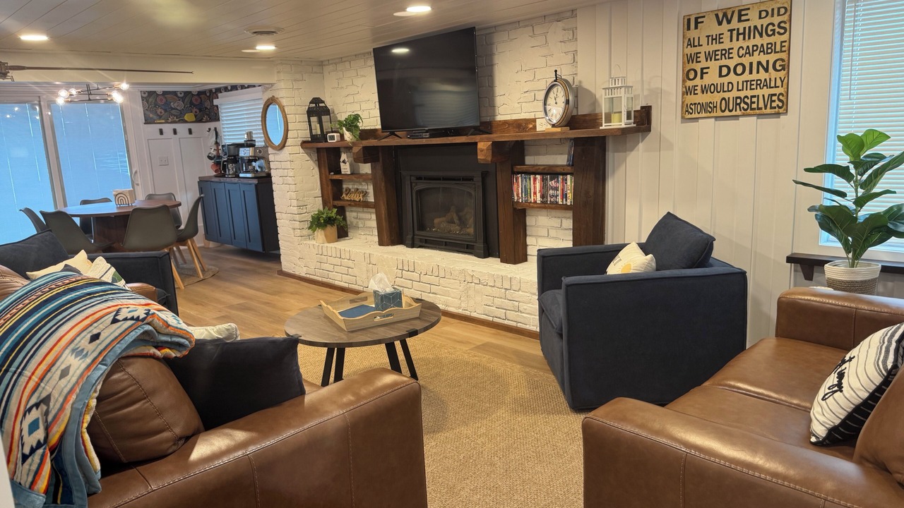 Photo of Livingroom in Lakeview