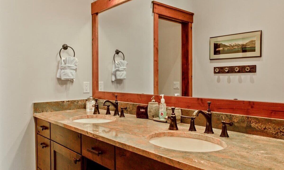 Photo of Bathroom in Three Peaks