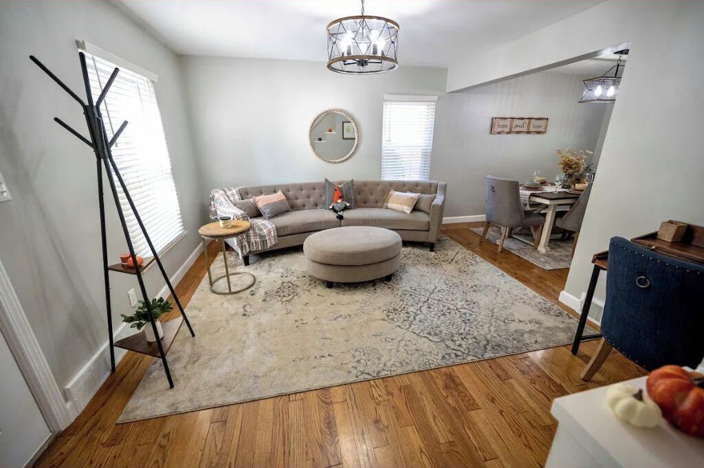 Photo of Livingroom in Dearborn