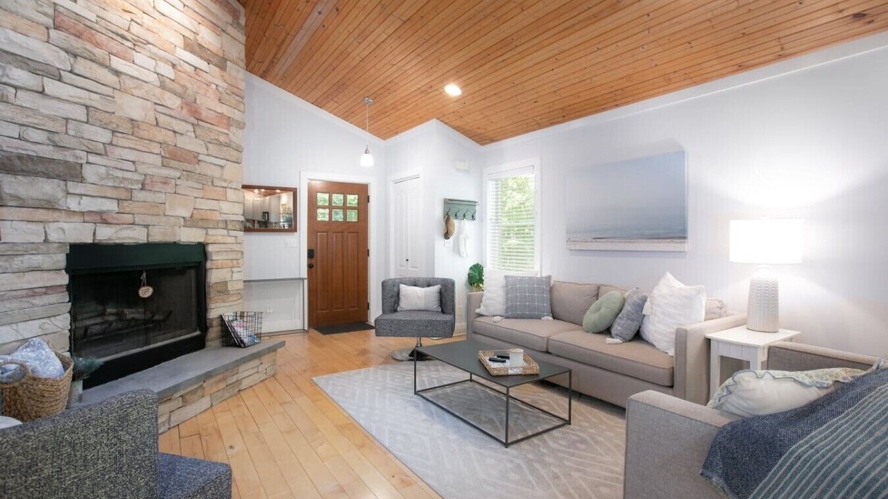 Photo of Livingroom in Sawyer