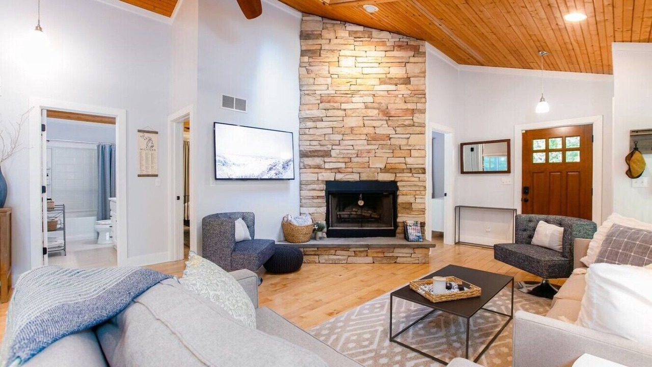 Photo of Livingroom in Sawyer