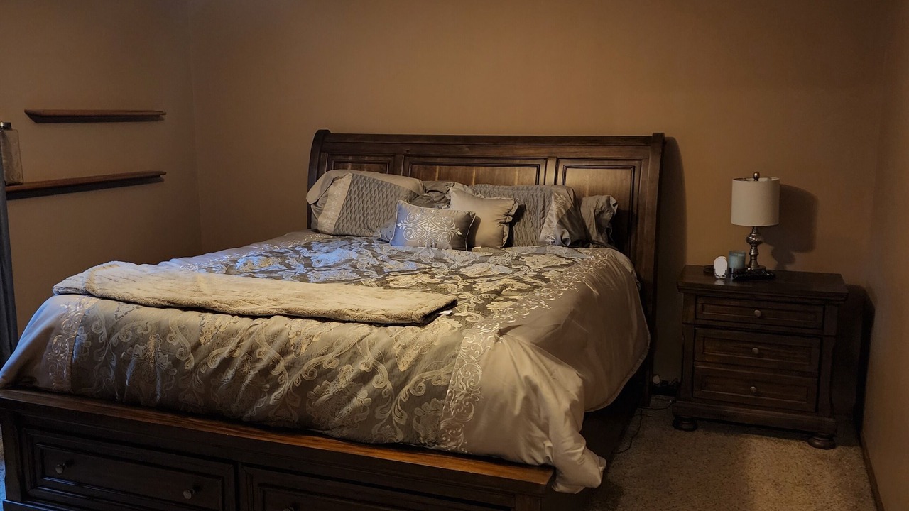 Photo of Bedroom in Lansing