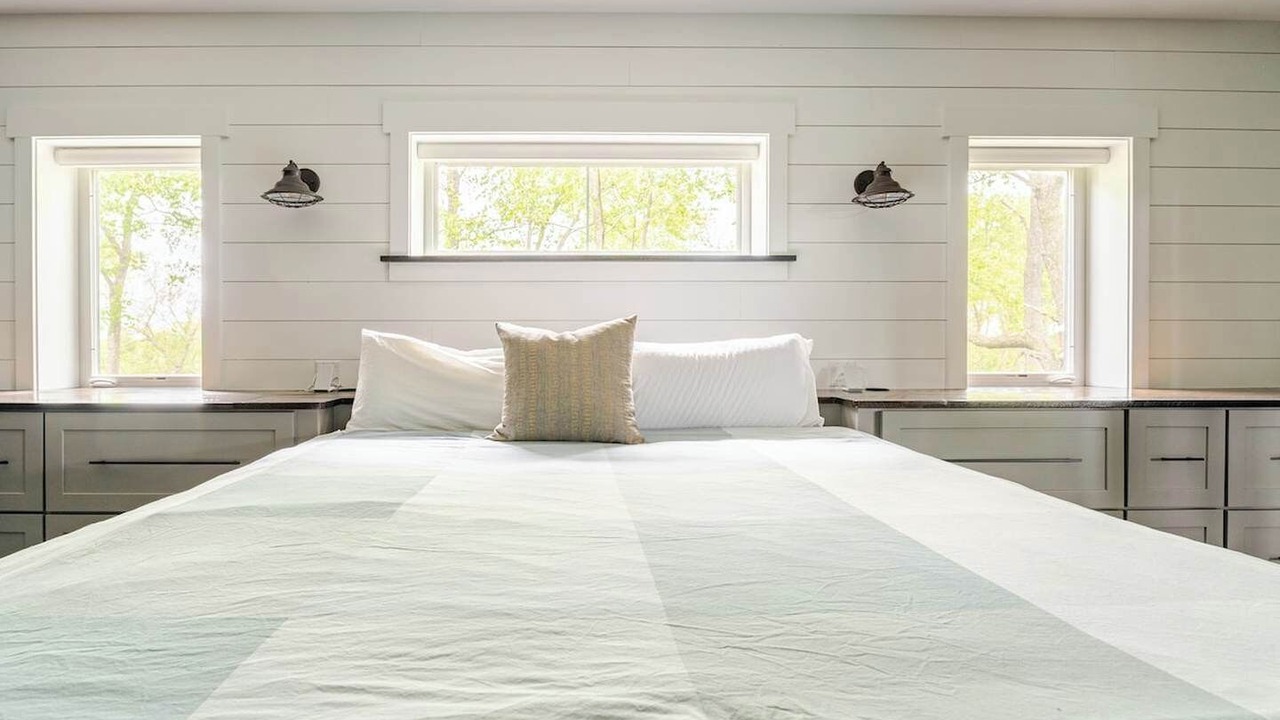 Photo of Bedroom in Elkhorn