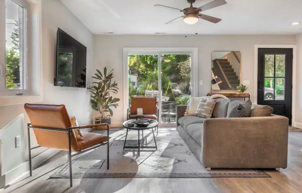 Photo of Livingroom in Williams Bay