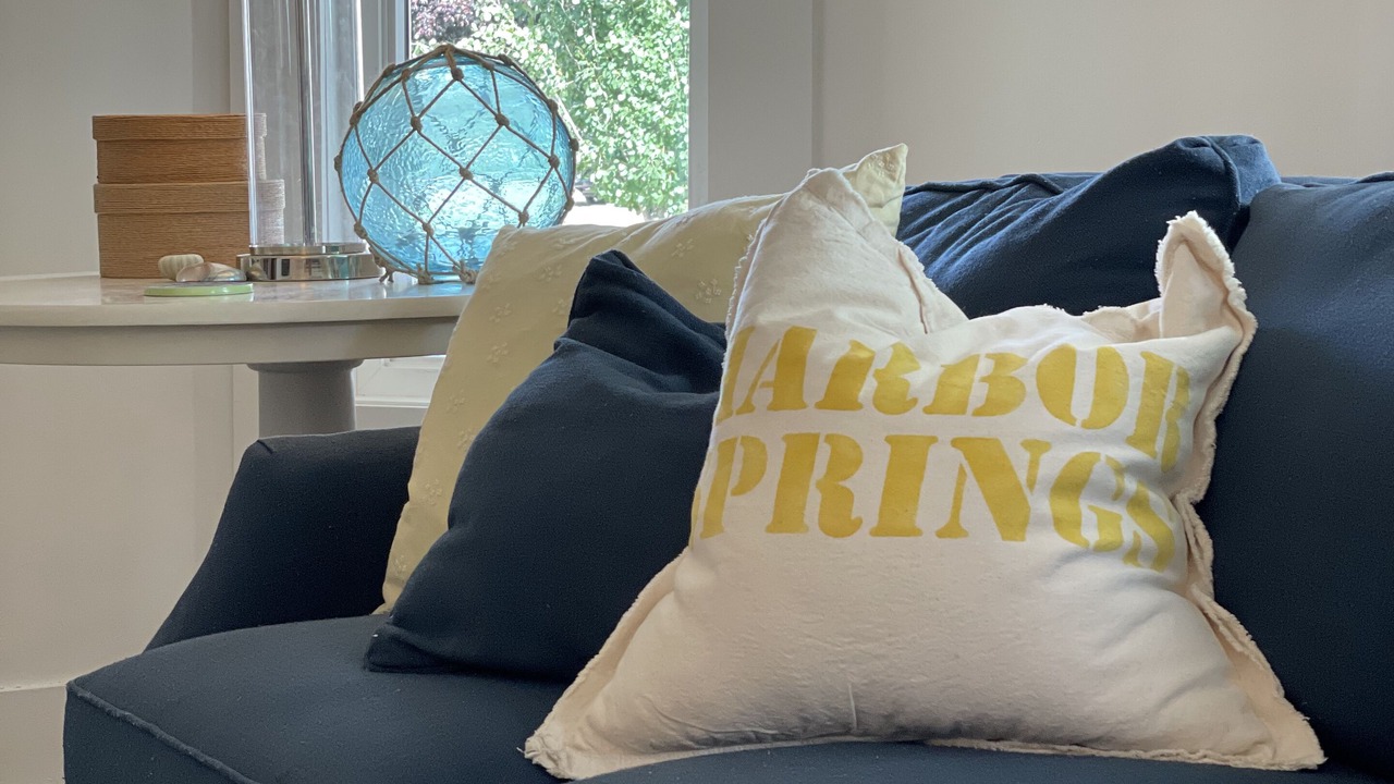 Photo of Livingroom in Harbor Springs