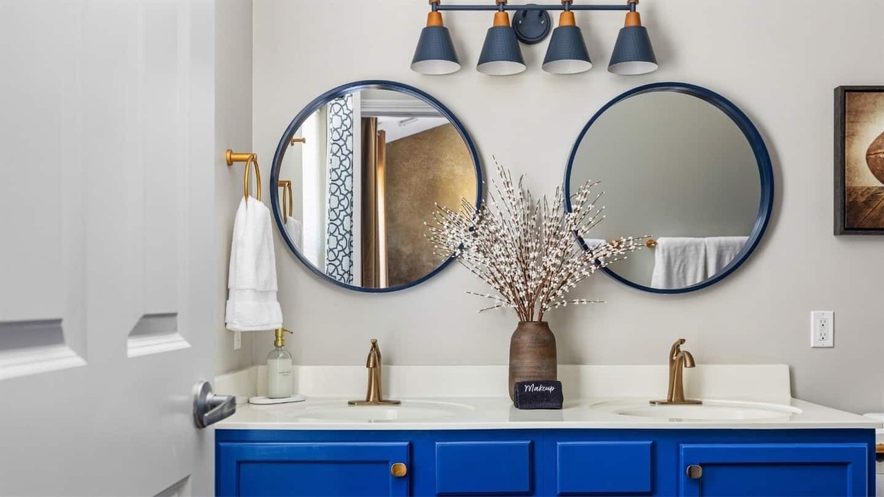 Photo of Bathroom in Roseland