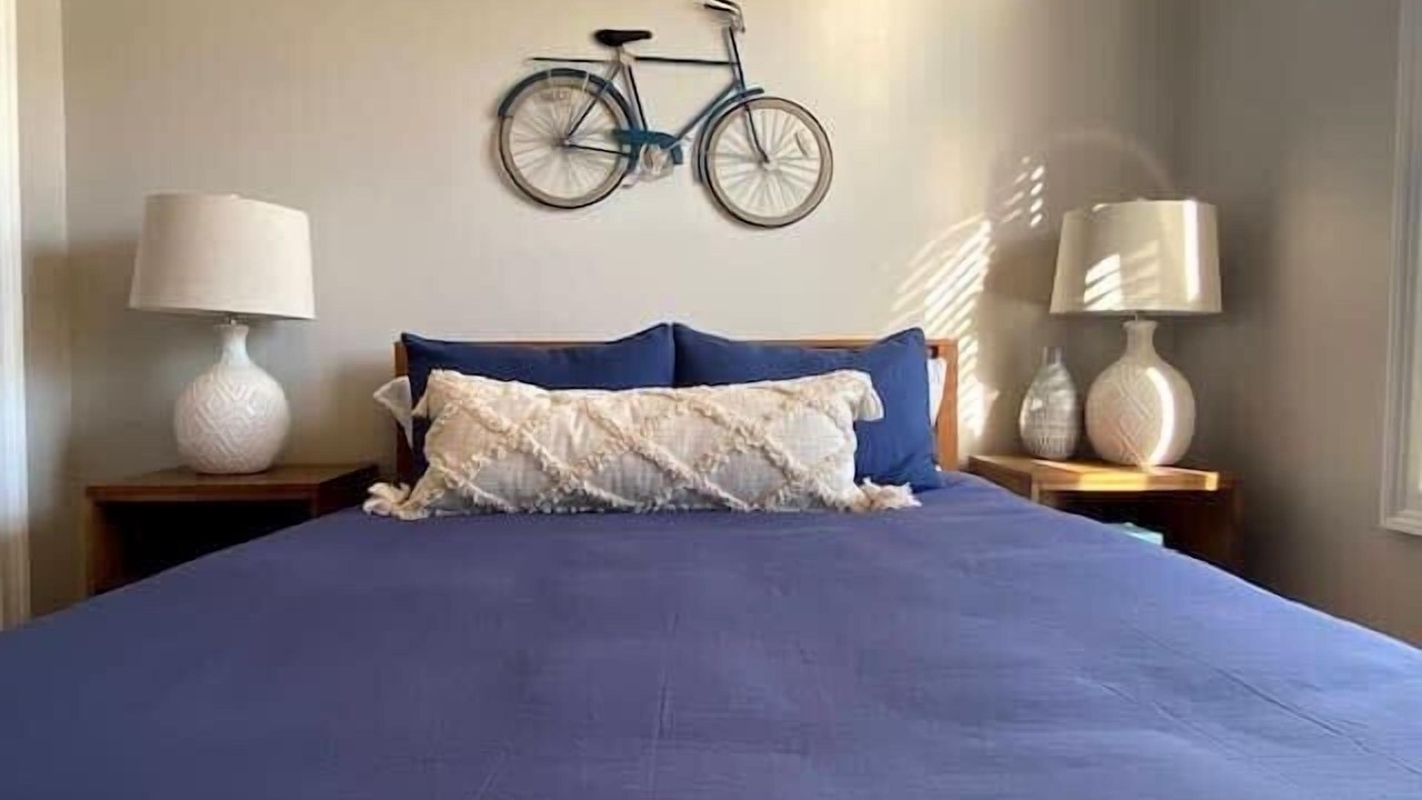 Photo of Bedroom in West Lakeview