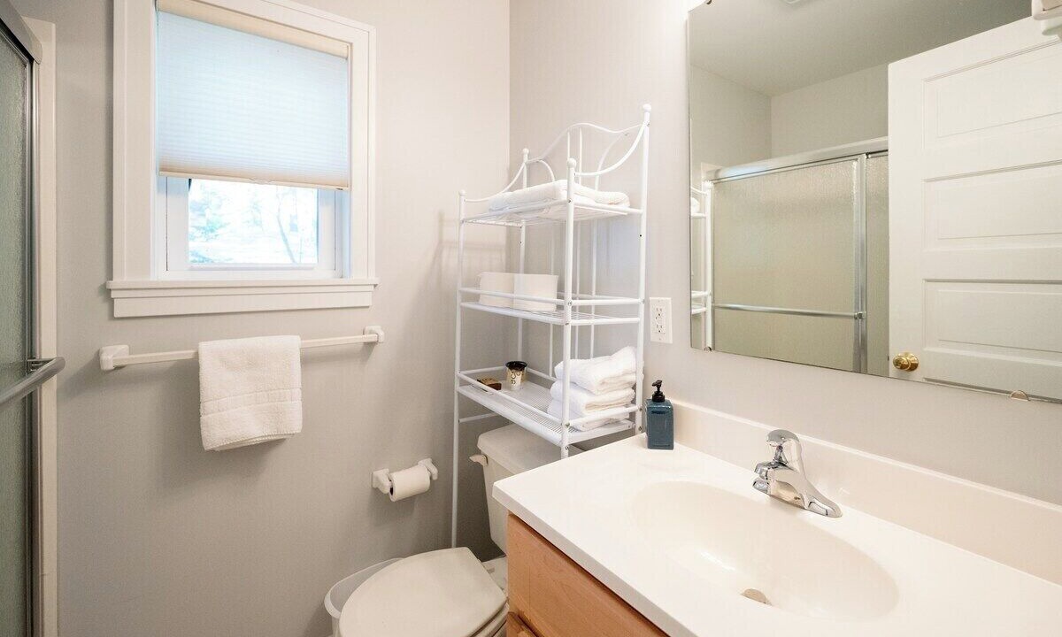 Photo of Bathroom in Lakeside