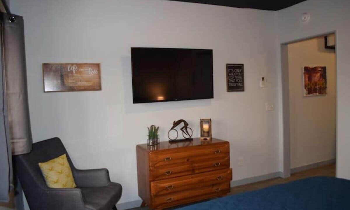 Photo of Bedroom in Niles