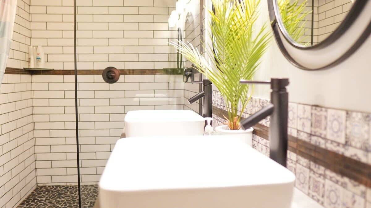 Photo of Bathroom in Niles