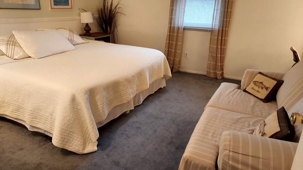 Photo of Bedroom in Effingham