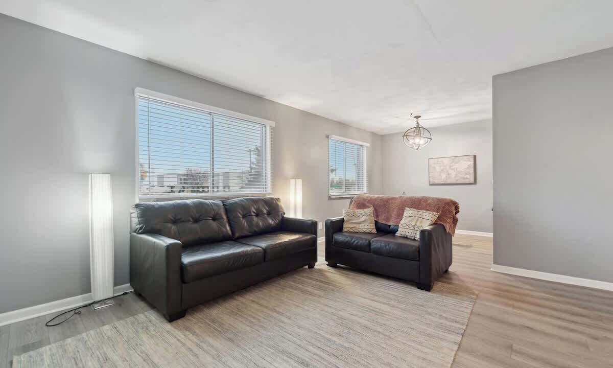 Photo of Livingroom in Lansing