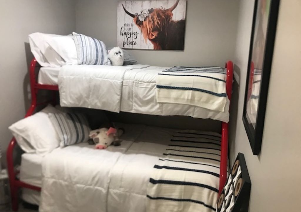 Photo of Bedroom in Frontier
