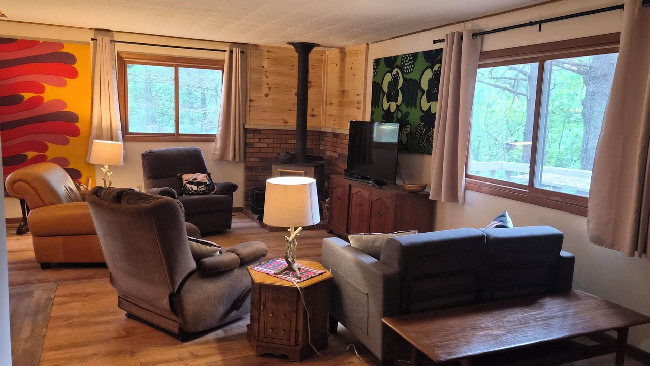 Photo of Livingroom in Lake Arrowhead