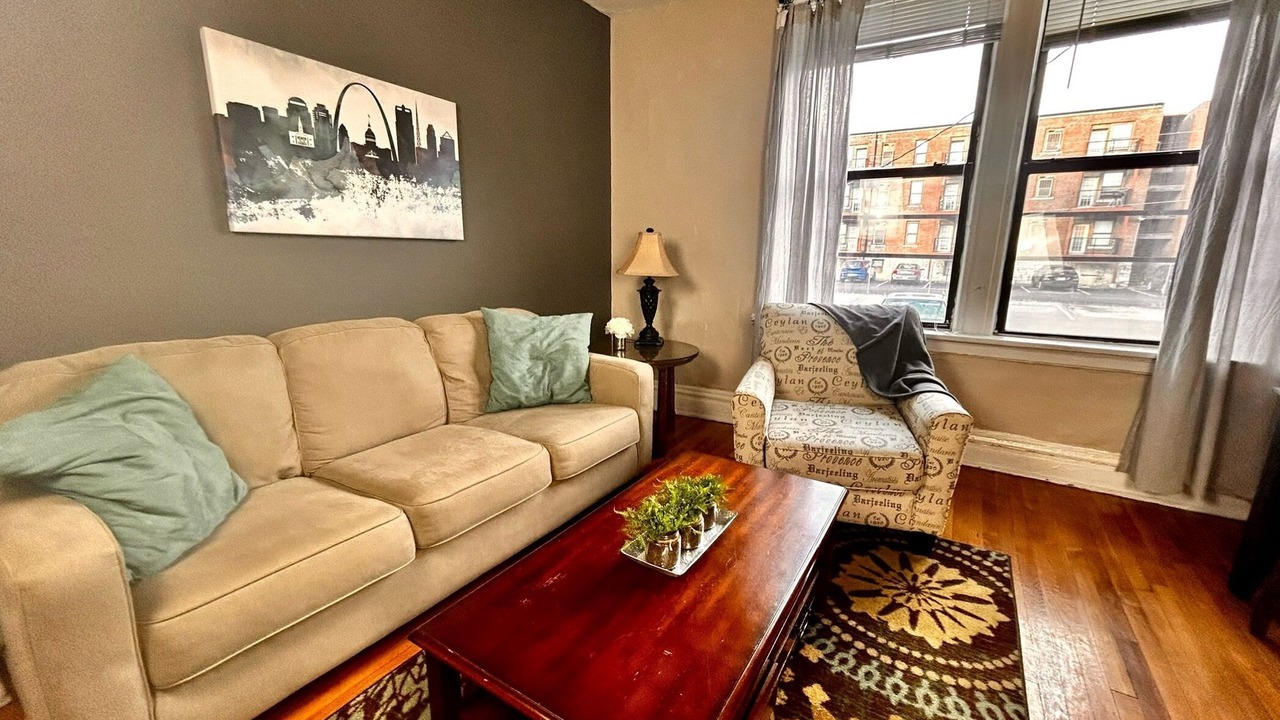 Photo of Livingroom in DeBaliviere Place
